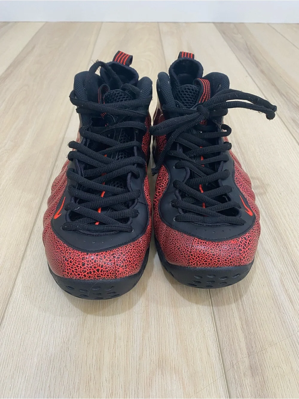 Nike Air Foamposite One Cracked Lava Men’s Size 9 Red Black